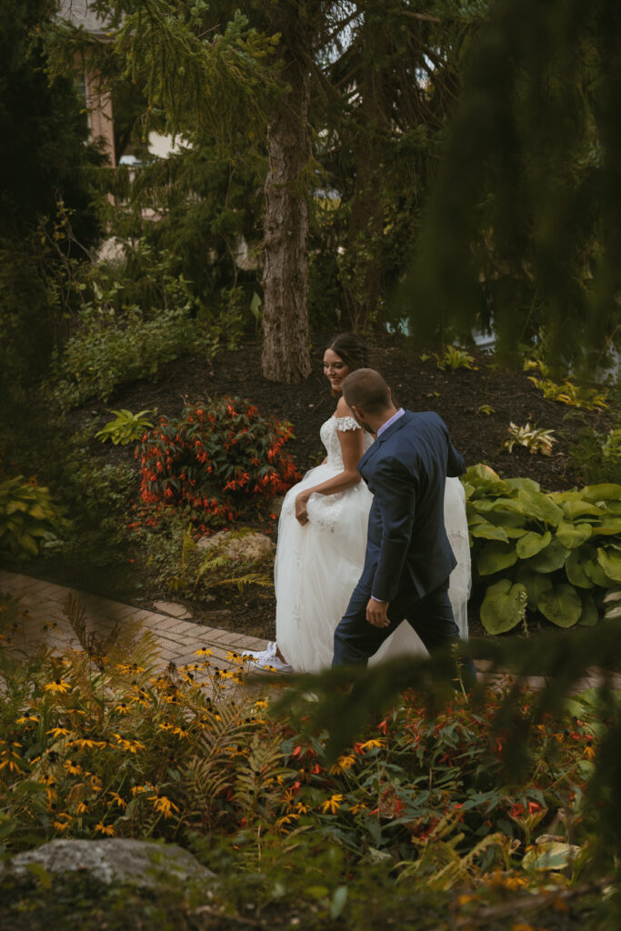 Stress-free wedding planning with a Michigan photographer