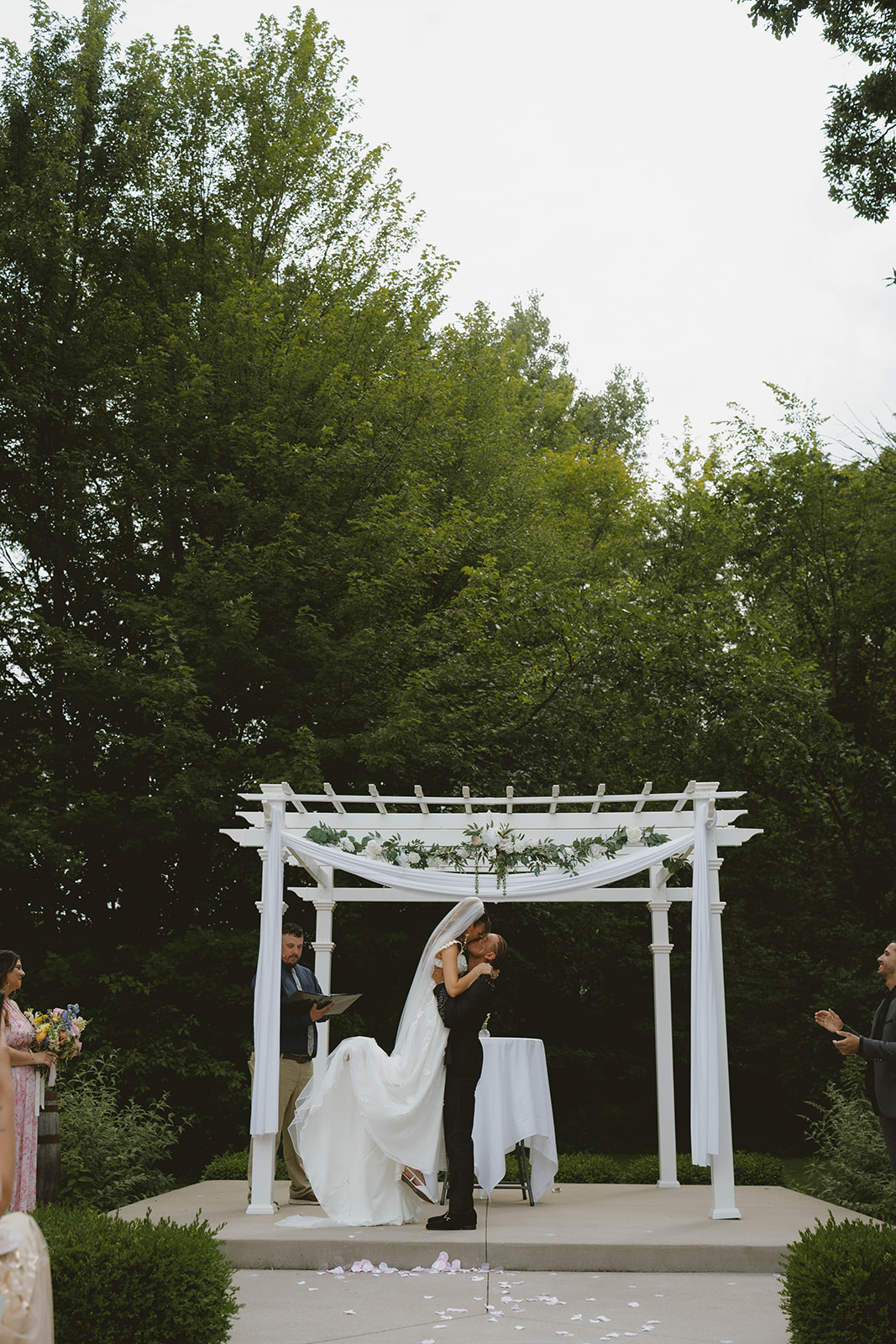 stunning romantic photos from an dreamy wedding 