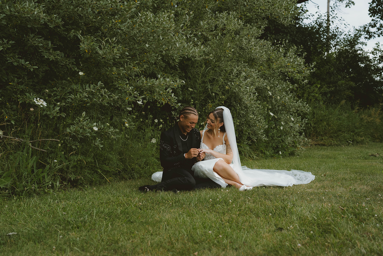 beautiful photos from a stunning weatherproof outdoor wedding day